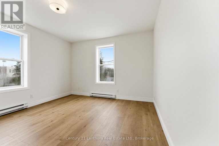16 STORE STREET, Prince Edward County (Hillier Ward), Ontario, K0K1T0