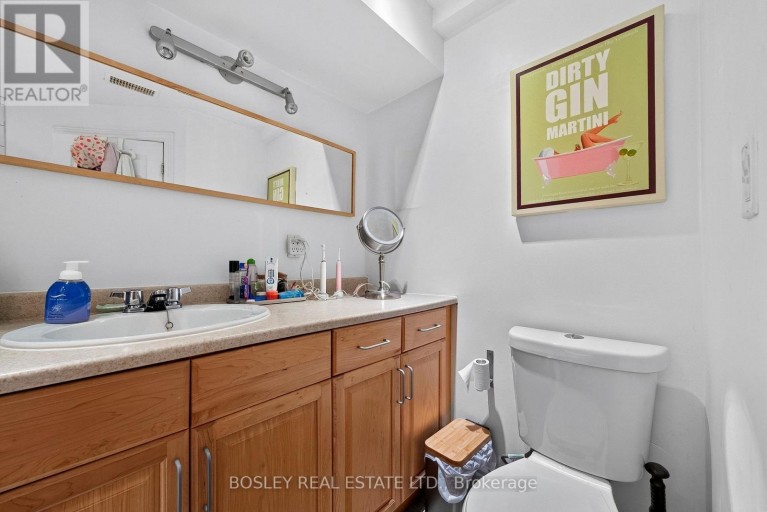 MAIN FLOOR - 20 DRAPER STREET, Toronto (Waterfront Communities), Ontario, M5V2M4