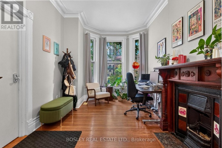 MAIN FLOOR - 20 DRAPER STREET, Toronto (Waterfront Communities), Ontario, M5V2M4