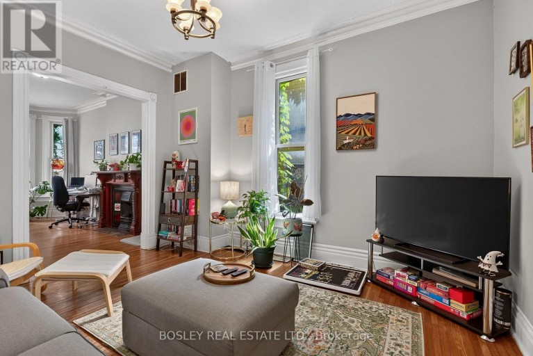 MAIN FLOOR - 20 DRAPER STREET, Toronto (Waterfront Communities), Ontario, M5V2M4