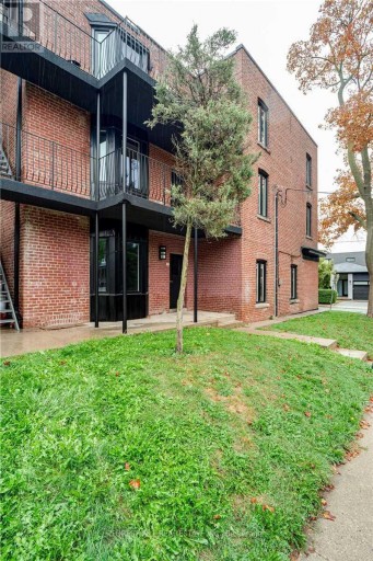 4 - 1 GREENSIDES AVENUE, Toronto (Wychwood), Ontario, M6G3P5