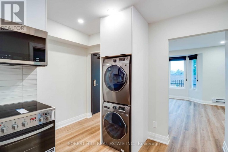 4 - 1 GREENSIDES AVENUE, Toronto (Wychwood), Ontario, M6G3P5