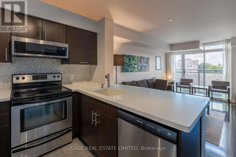 502 - 120 DALLIOMORE CIRCLE, Toronto (Banbury-Don Mills), Ontario, M3C4J1