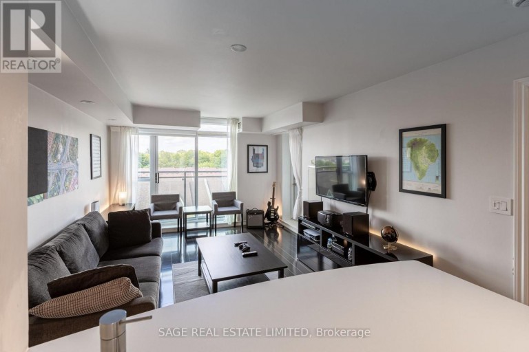 502 - 120 DALLIOMORE CIRCLE, Toronto (Banbury-Don Mills), Ontario, M3C4J1
