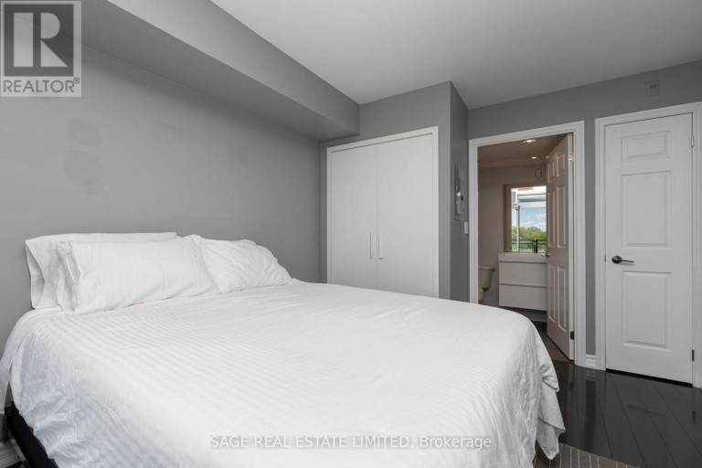 502 - 120 DALLIOMORE CIRCLE, Toronto (Banbury-Don Mills), Ontario, M3C4J1