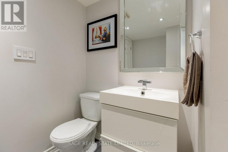 502 - 120 DALLIOMORE CIRCLE, Toronto (Banbury-Don Mills), Ontario, M3C4J1