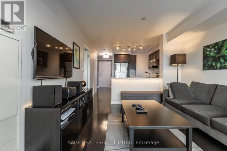 502 - 120 DALLIOMORE CIRCLE, Toronto (Banbury-Don Mills), Ontario, M3C4J1