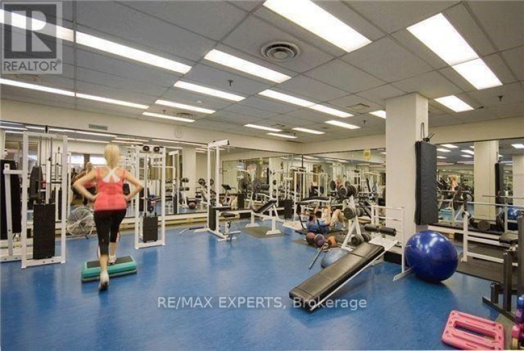 605 - 717 BAY STREET, Toronto (Bay Street Corridor), Ontario, M5G2J9