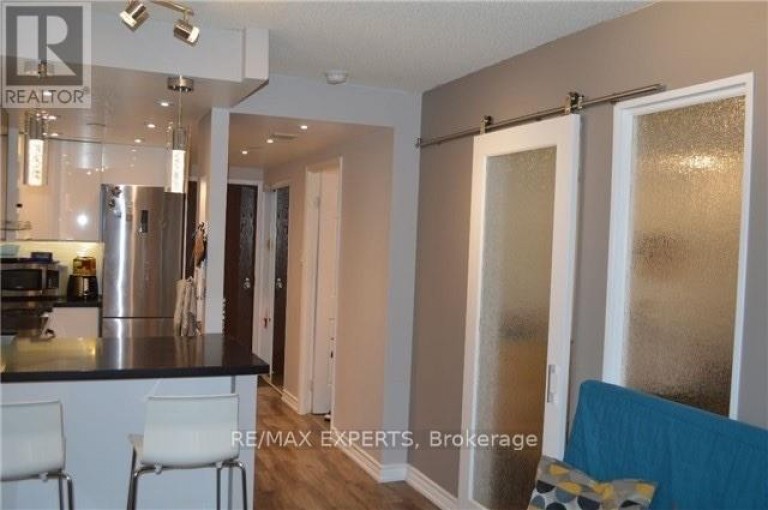 605 - 717 BAY STREET, Toronto (Bay Street Corridor), Ontario, M5G2J9