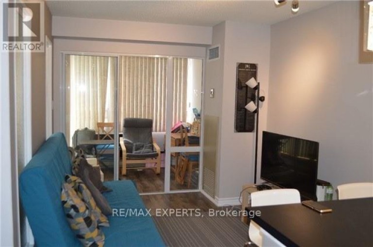 605 - 717 BAY STREET, Toronto (Bay Street Corridor), Ontario, M5G2J9