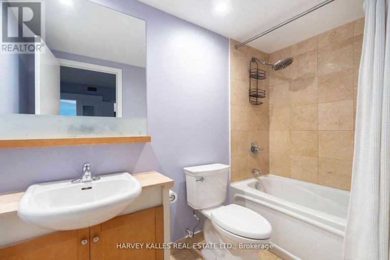 502 - 218 QUEENS QUAY W, Toronto (Waterfront Communities), Ontario, M5J2Y6