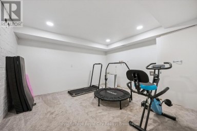 1 BARBER AVENUE Guelph (Exhibition Park) Ontario photo 24