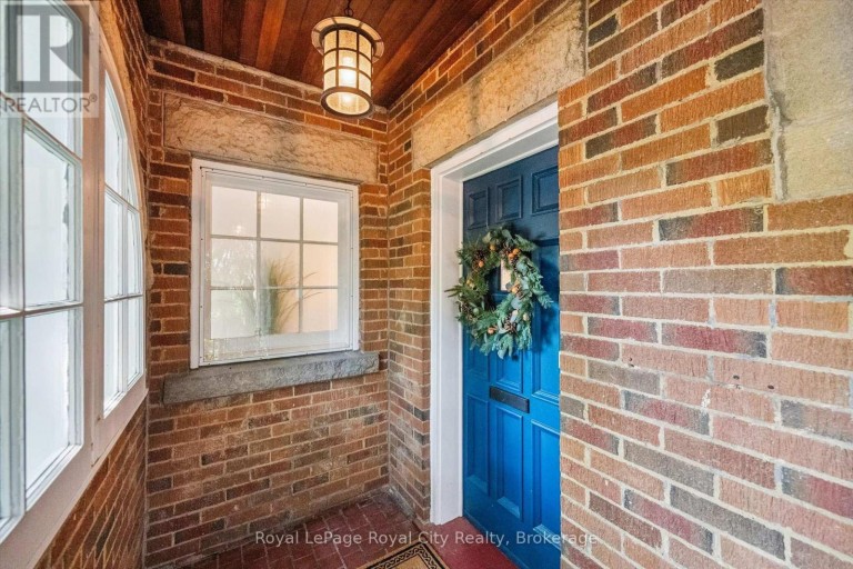 1 BARBER AVENUE, Guelph (Exhibition Park), Ontario, N1H5E6