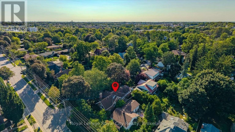 1 BARBER AVENUE, Guelph (Exhibition Park), Ontario, N1H5E6