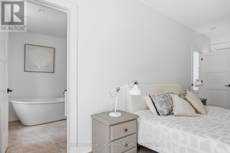 66 GORDON CRESCENT, Meaford, Ontario, N4L1C7