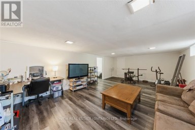 755 TALFOURD STREET Sarnia Ontario photo 23