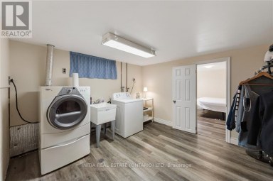 755 TALFOURD STREET Sarnia Ontario photo 25