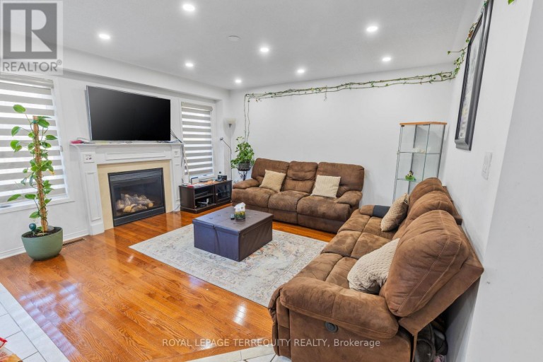 44 THACKERY DRIVE, Ajax (Northeast Ajax), Ontario, L1T0B4
