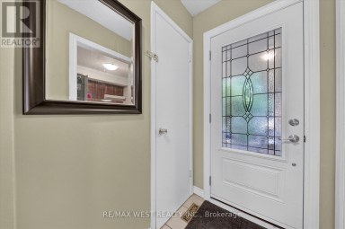 66 BUSHWOOD COURT Toronto (Malvern) Ontario photo 6