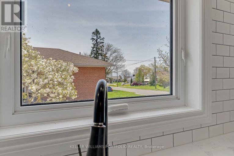 MAIN FLR - 1519 LAKESIDE STREET, Oshawa (Lakeview), Ontario, L1J3Y4