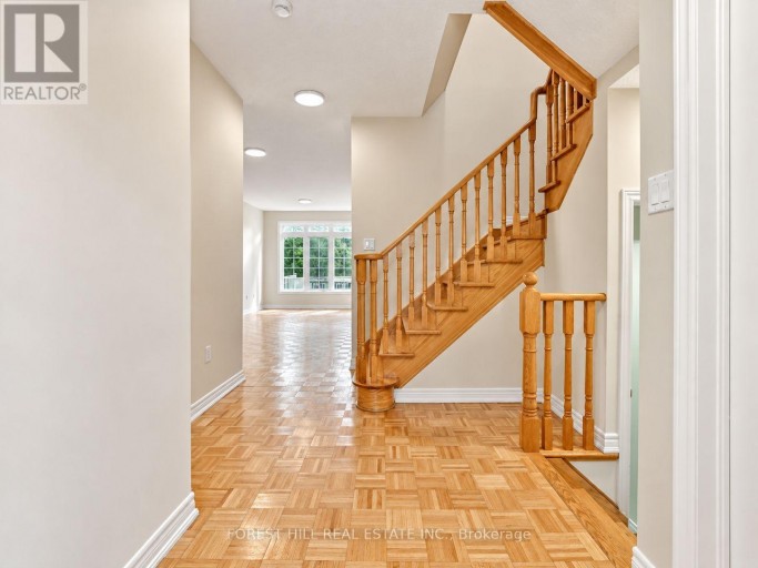 47 LOIRE VALLEY AVENUE, Vaughan (Patterson), Ontario, L4J8R8