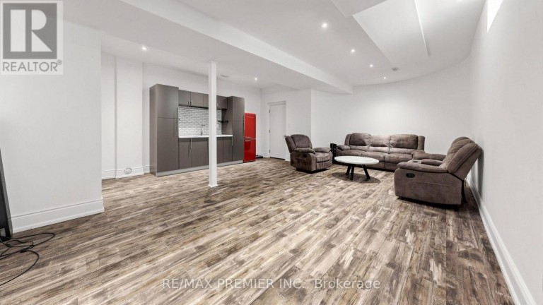 12 PARADISE VALLEY TRAIL, King (Nobleton), Ontario, L7B0A5