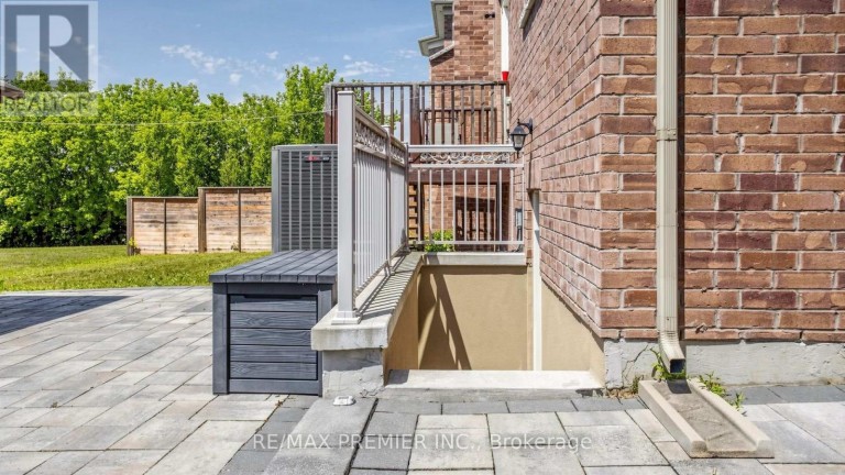 12 PARADISE VALLEY TRAIL, King (Nobleton), Ontario, L7B0A5