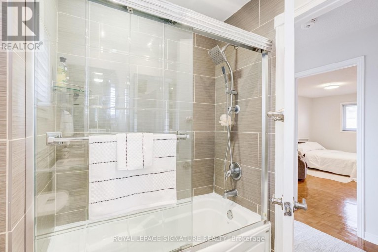 5 LONGHOUSE STREET, Vaughan (East Woodbridge), Ontario, L4L4Z3