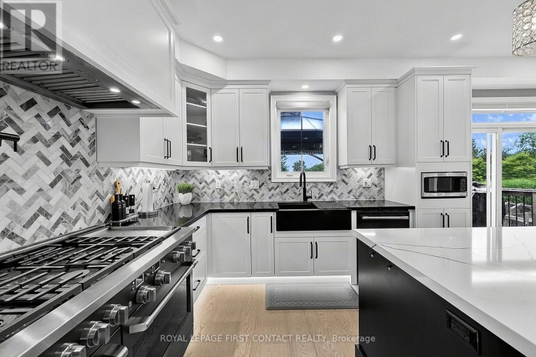 36 REGALIA WAY, Barrie (Innis-Shore), Ontario, L4M7H8