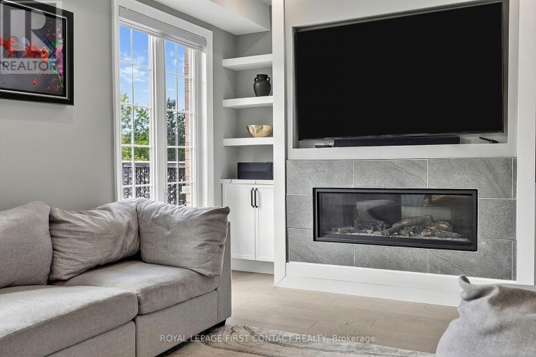 36 REGALIA WAY, Barrie (Innis-Shore), Ontario, L4M7H8