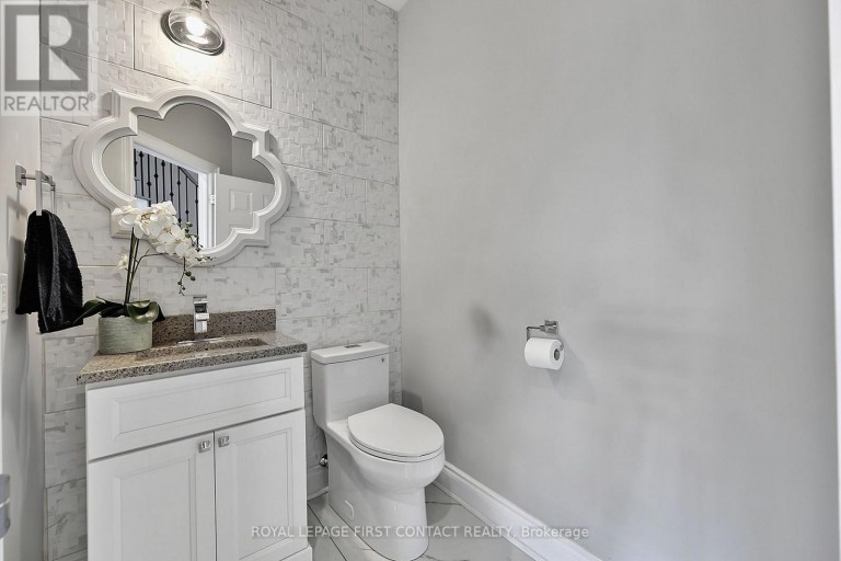 36 REGALIA WAY, Barrie (Innis-Shore), Ontario, L4M7H8
