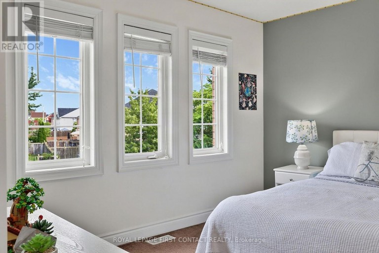 36 REGALIA WAY, Barrie (Innis-Shore), Ontario, L4M7H8