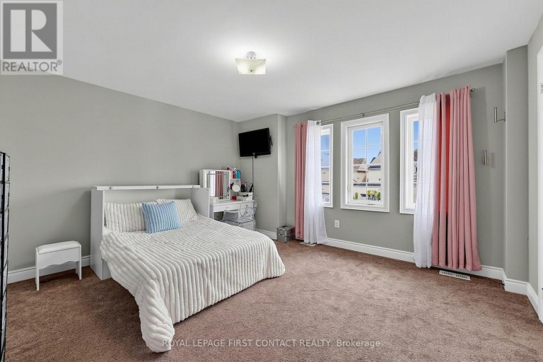 36 REGALIA WAY, Barrie (Innis-Shore), Ontario, L4M7H8