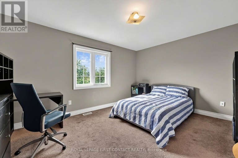 36 REGALIA WAY, Barrie (Innis-Shore), Ontario, L4M7H8