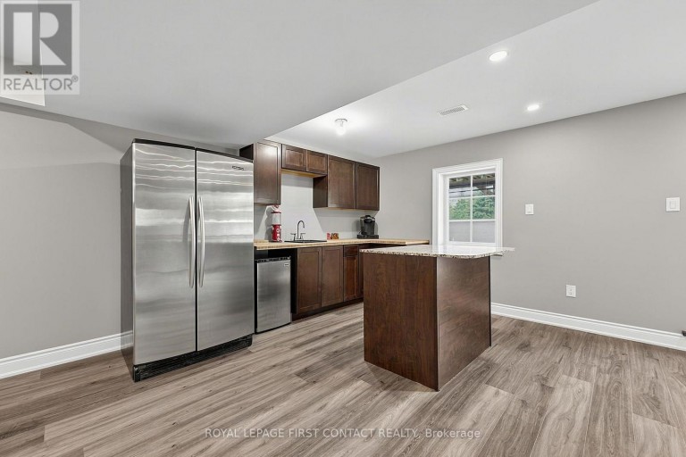 36 REGALIA WAY, Barrie (Innis-Shore), Ontario, L4M7H8
