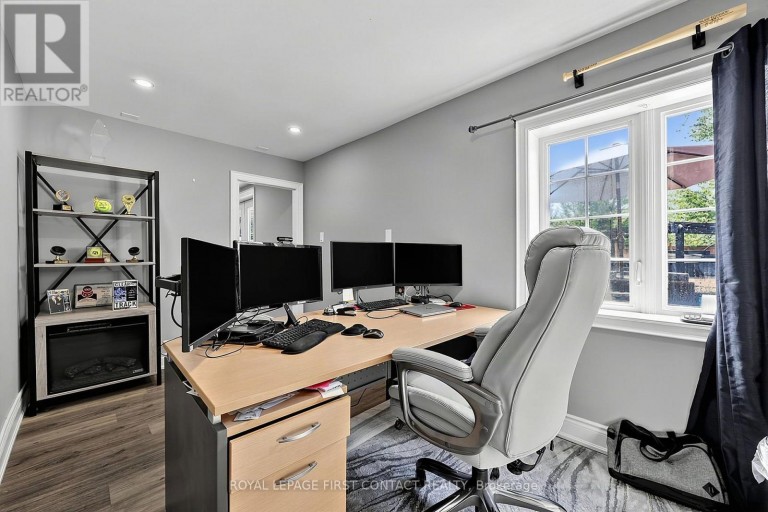 36 REGALIA WAY, Barrie (Innis-Shore), Ontario, L4M7H8