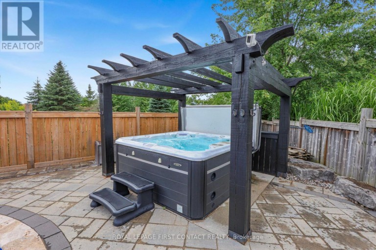 36 REGALIA WAY, Barrie (Innis-Shore), Ontario, L4M7H8
