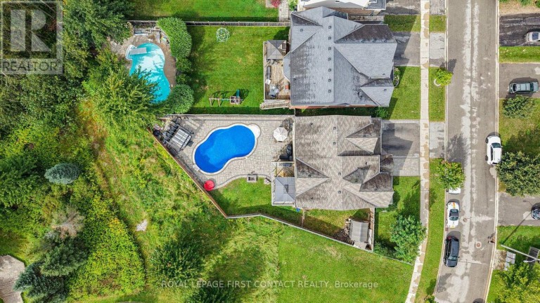 36 REGALIA WAY, Barrie (Innis-Shore), Ontario, L4M7H8