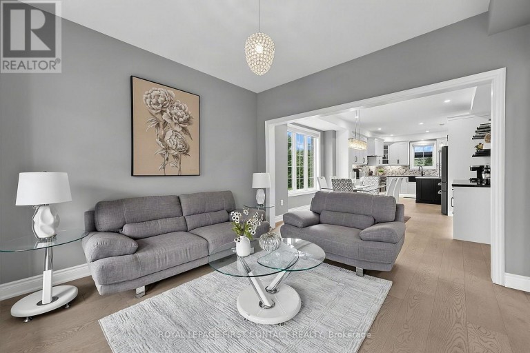 36 REGALIA WAY, Barrie (Innis-Shore), Ontario, L4M7H8