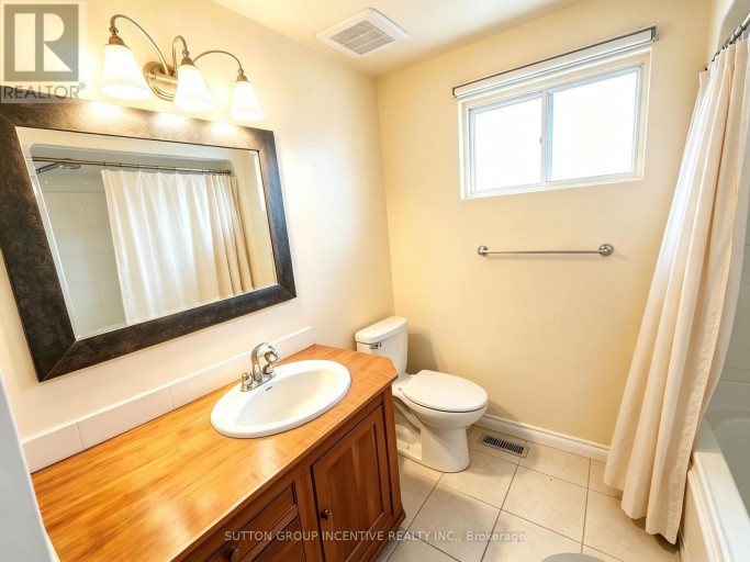 110 COLLEGE CRESCENT, Barrie (Grove East), Ontario, L4M5C9
