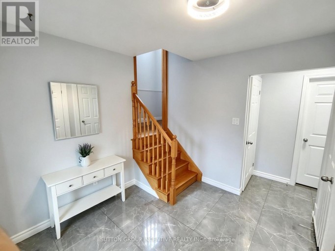 110 COLLEGE CRESCENT, Barrie (Grove East), Ontario, L4M5C9