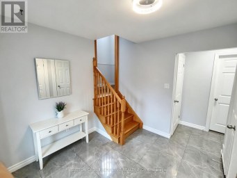 110 COLLEGE CRESCENT Barrie (Grove East) Ontario photo 3