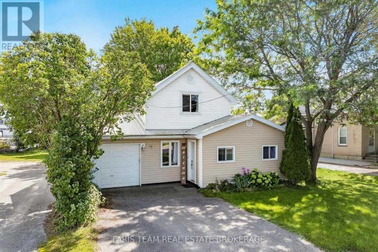 18 POYNTZ STREET, Penetanguishene, Ontario, L9M1M4