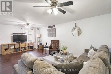 18 POYNTZ STREET Penetanguishene Ontario photo 12