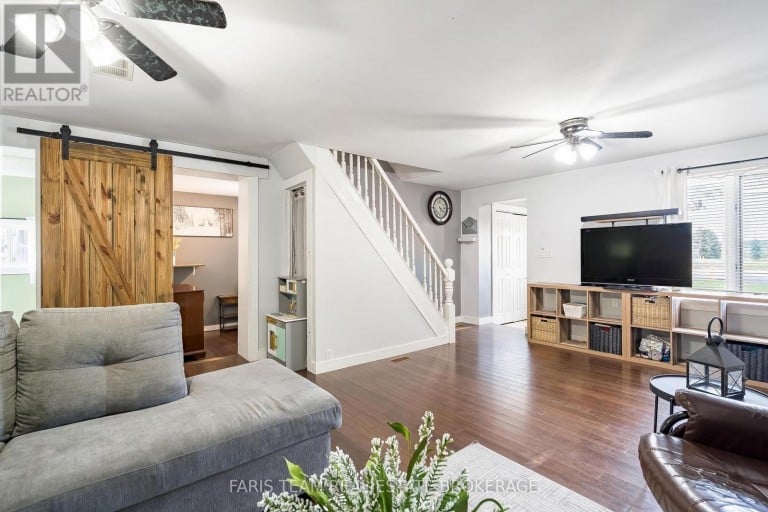 18 POYNTZ STREET, Penetanguishene, Ontario, L9M1M4