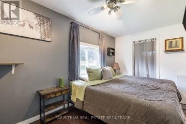 18 POYNTZ STREET Penetanguishene Ontario photo 14