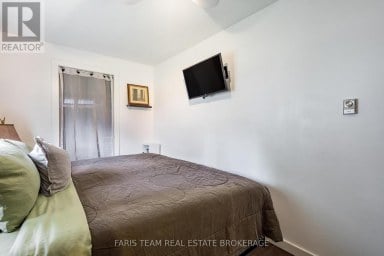 18 POYNTZ STREET Penetanguishene Ontario photo 15