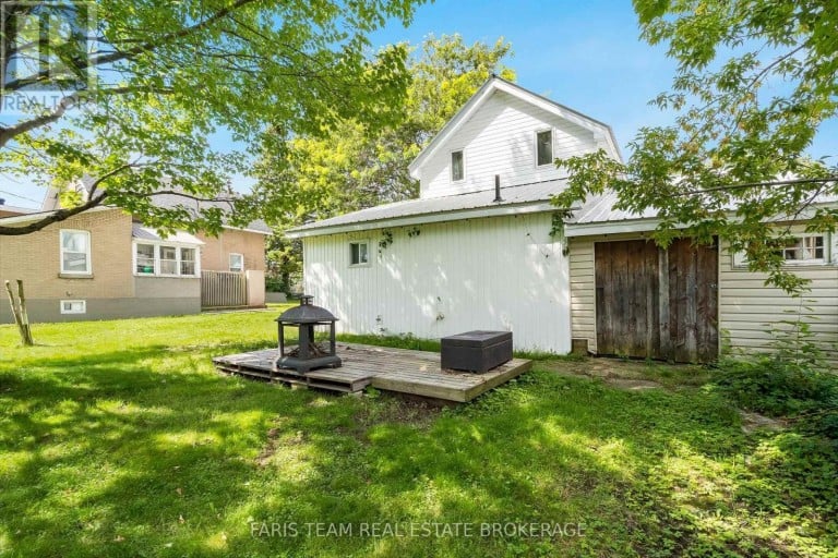 18 POYNTZ STREET, Penetanguishene, Ontario, L9M1M4