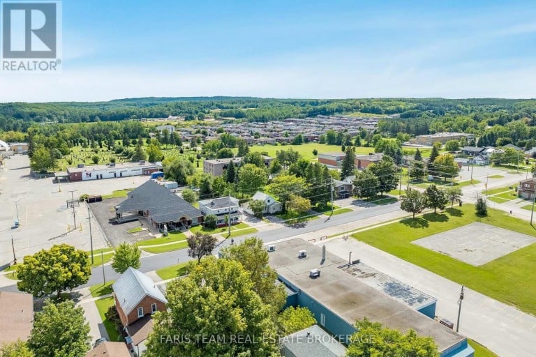 18 POYNTZ STREET, Penetanguishene, Ontario, L9M1M4