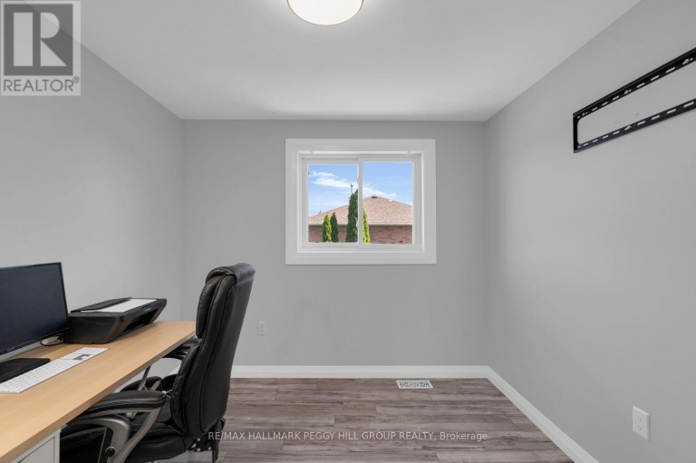 11 CARIBOU COURT, Barrie (Holly), Ontario, L4N8N3